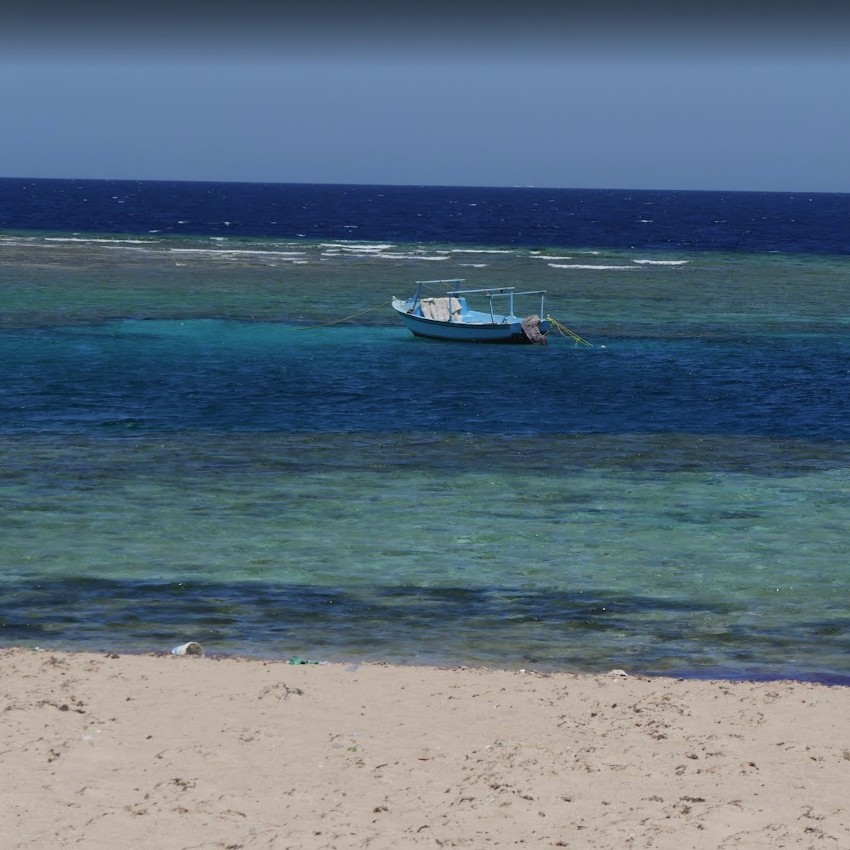 Bord de la mer rouge vers Port Safaga